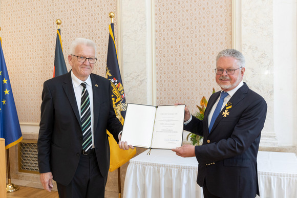 Ministerpräsident Winfried Kretschmann (l.) und Roland Wehrle (r.)