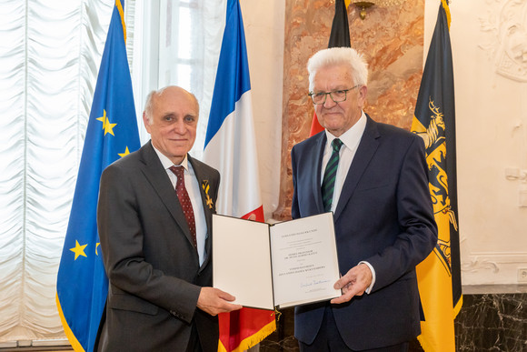 Ministerpräsident Winfried Kretschmann (rechts) und Prof. Dr. med. Hugo Katus (links)