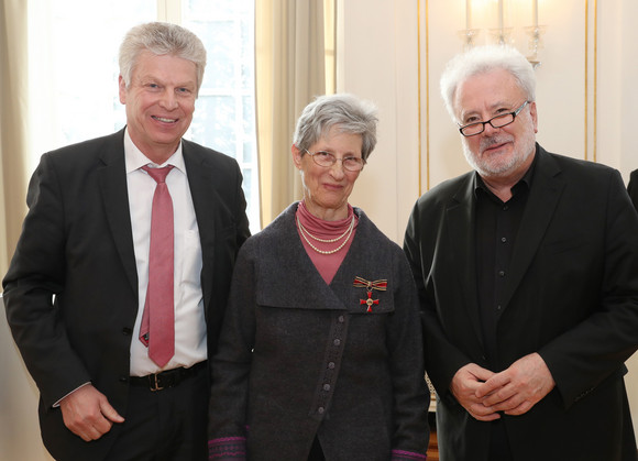 v.l.n.r.: Jürgen Kessing, Oberbürgermeister von Bietigheim-Bissingen, Lore Bernecker-Boley und Staatsminister Klaus-Peter Murawski