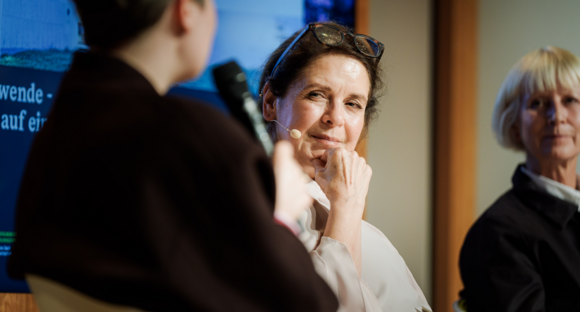 Amber Sayah, Journalistin