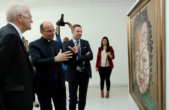 Ministerpräsident Winfried Kretschmann (l.) beim Besuch des Dar al-Kalima College in Bethlehem