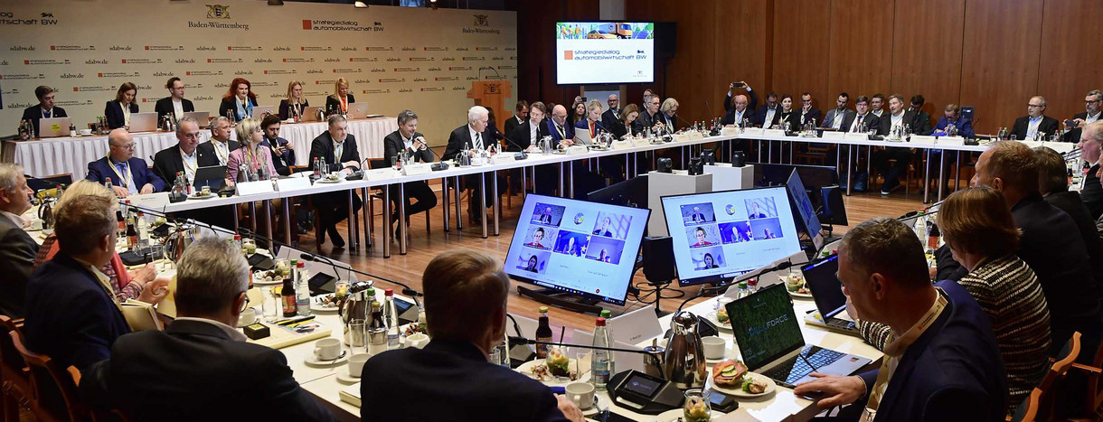 Blick ins Plenum bei der siebten Jahresveranstaltung des Strategiedialogs Automobilwirtschaft Baden-Württemberg