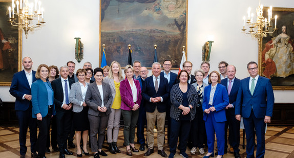 Gruppenbild des Kabinetts im Historischen Kaufhaus in Freiburg