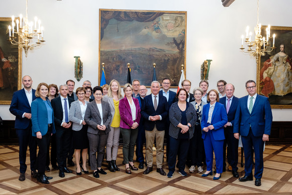 Gruppenbild des Kabinetts im Historischen Kaufhaus in Freiburg