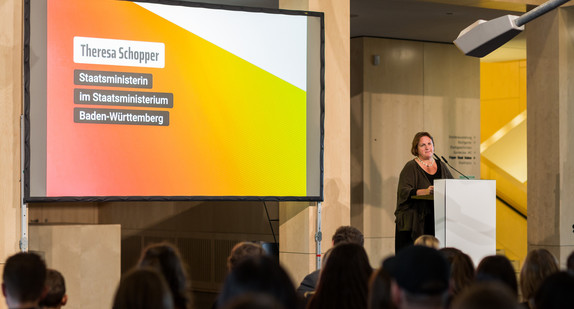 Staatsministerin Theresa Schopper bei der Auftaktveranstaltung zur Kampagne #RespektBW. (Bild: Landesmedienzentrum Baden-Württemberg )