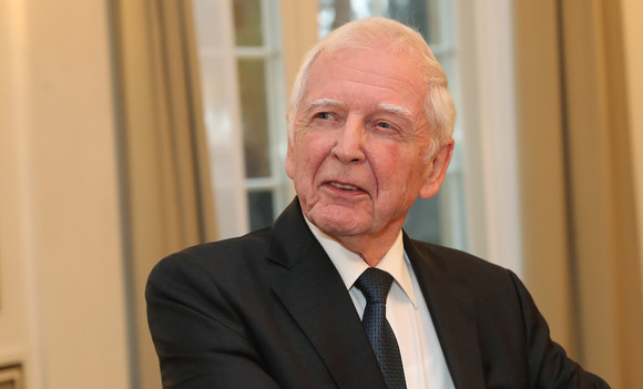 Prof. Dr. Harald zur Hausen