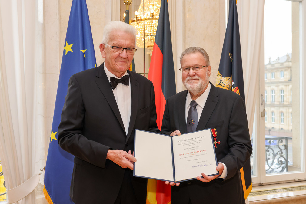 Ministerpräsident Winfried Kretschmann (links) und Michael Eichert (rechts)