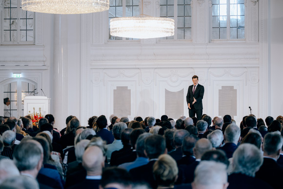 Künstlerischer Beitrag von Moritz Kallenberg, Tenor, Staatsoper Stuttgart