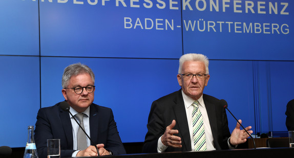 Ministerpräsident Winfried Kretschmann (r.) und Justizminister Guido Wolf (l.)