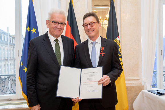 Ministerpräsident Winfried Kretschmann (l.) und Fritz Danner (r.) (Bild: Staatsministerium Baden-Württemberg)