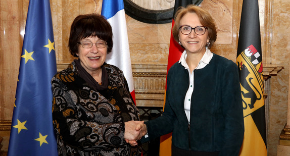 Staatsrätin Gisela Erler (l.) und die französische Botschafterin Anne-Marie Descôtes (r.)