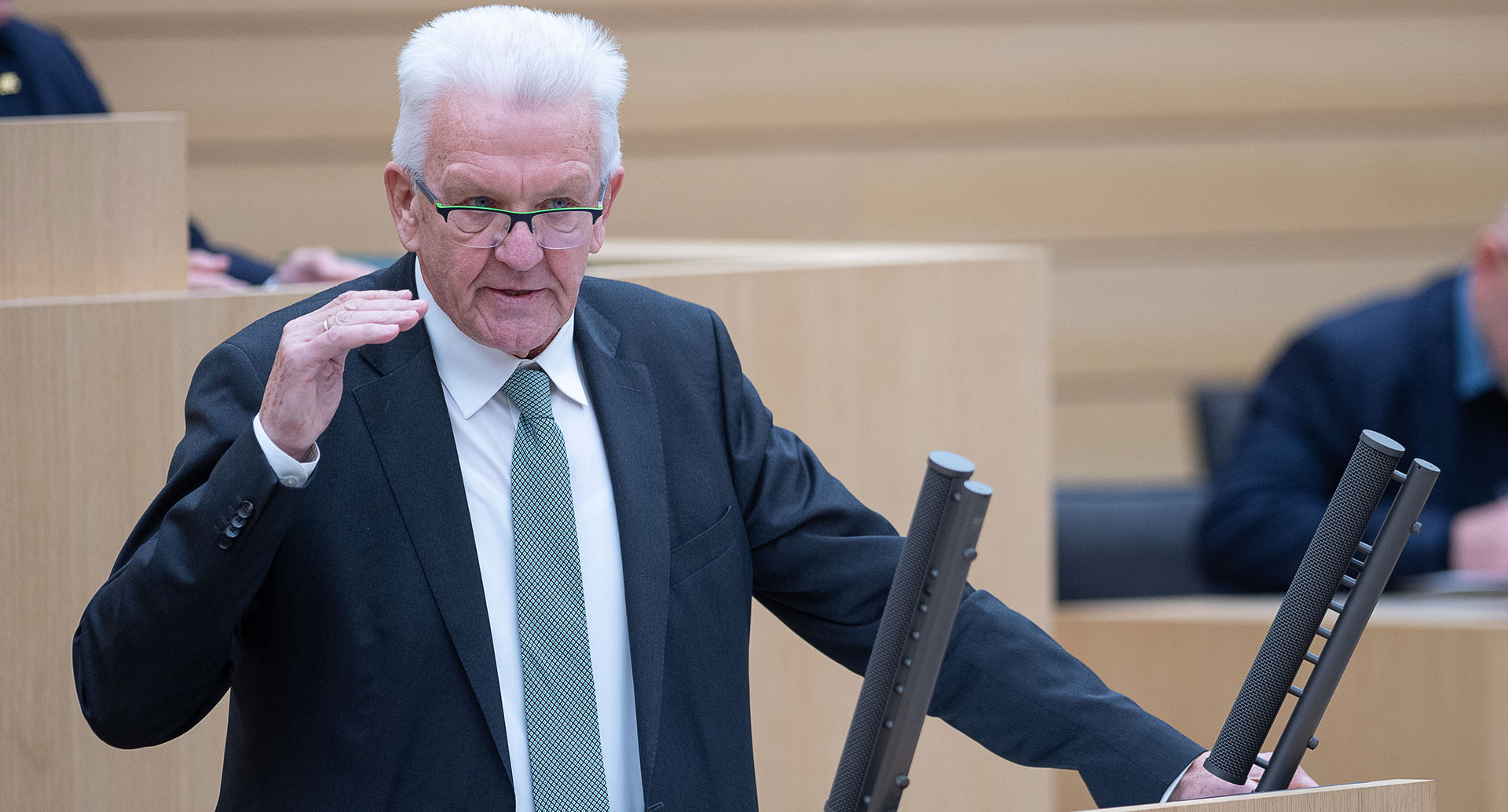 Winfried Kretschmann, Ministerpräsident von Baden-Württemberg, spricht während der 105. Sitzung des 16. Landtags von Baden-Württemberg. (Bild: © picture alliance/Sebastian Gollnow/dpa)