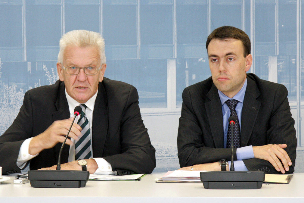 Ministerpräsident Winfried Kretschmann (l.) und Finanz- und Wirtschaftsminister Nils Schmid
