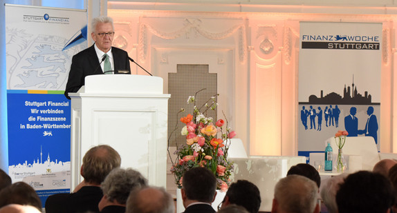 Ministerpräsident Winfried Kretschmann bei seiner Rede beim Finanzplatzgipfel 2017 in Stuttgart (Foto: Sascha Baumann/all4foto.de)