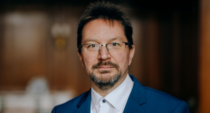 Porträtbild von Dr. Michael Blume