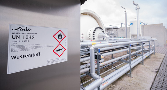 Im Energiepark Mainz ist der verdichtete grüne Wasserstoff aus einem Elektrolyseur in Tanks gelagert. 
