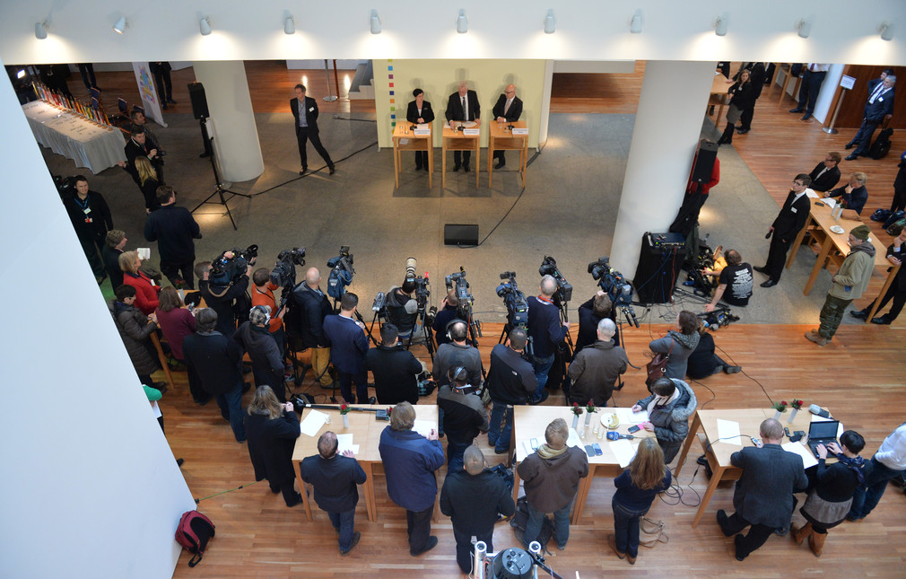 Pressekonferenz bei der Ministerpräsidentenkonferenz in der Landesvertretung Baden-Württemberg in Berlin