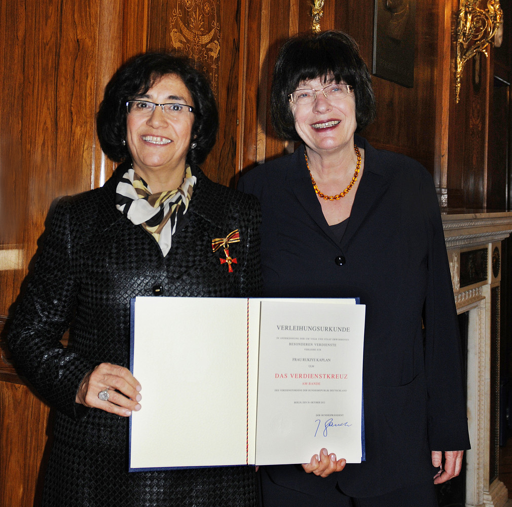 Staatsrätin Gisela Erler (r.) und Rukiye Kaplan (l.)