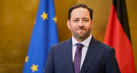 Porträtbild von Florian Hassler, Staatssekretär im Staatsministerium und Vertreter des Landes bei der Europäischen Union