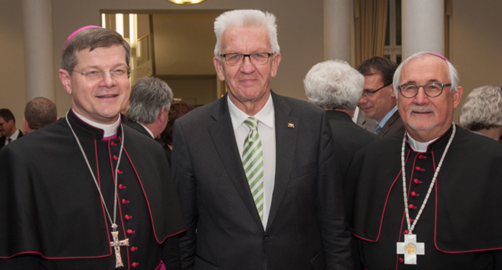 v.l.n.r.: Erzbischof Stephan Burger, Ministerpräsident Winfried Kretschmann und Bischof Gebhard Fürst (Foto: Diözese Rottenburg-Stuttgart/Pfann)