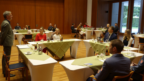 Empfang der baden-württembergischen Gäste in der Landesvertretung vor dem Dankesfest des Bundespräsidenten.