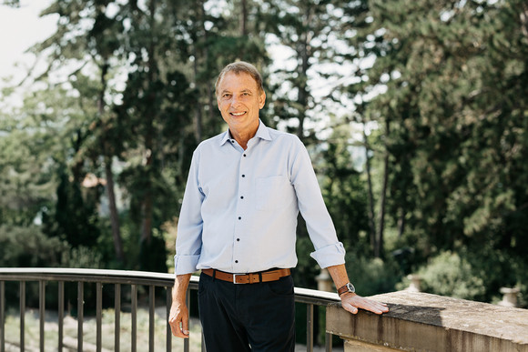 Portraitaufnahme des Staatsministers Jörg Krauss