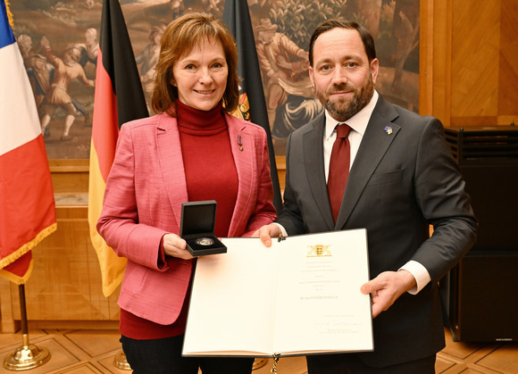 Staatssekretär Florian Hassler (rechts) und Johanna Dudzinski-Tann (links)