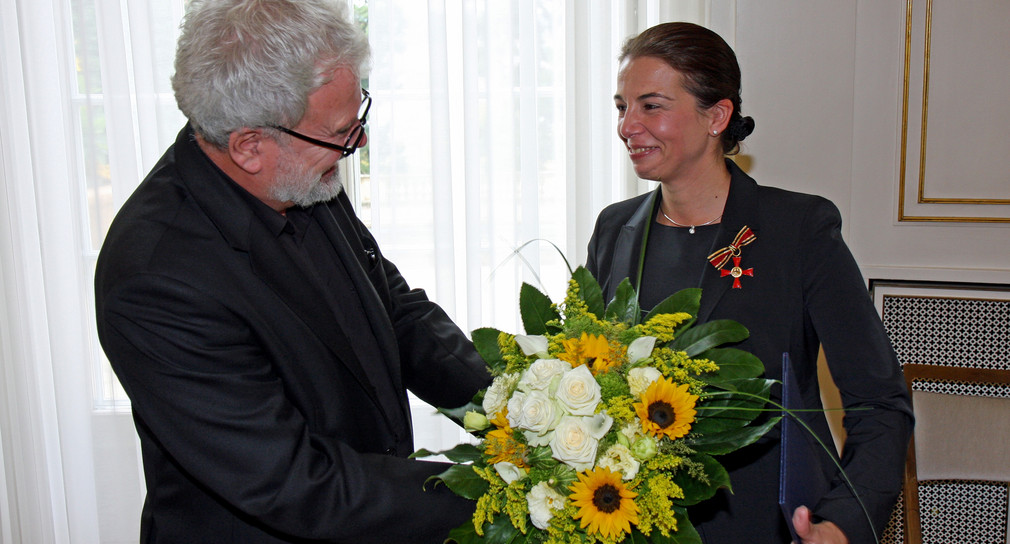 Staatssekretär Klaus-Peter Murawski (l.) und Suzana Lipovac (r.)