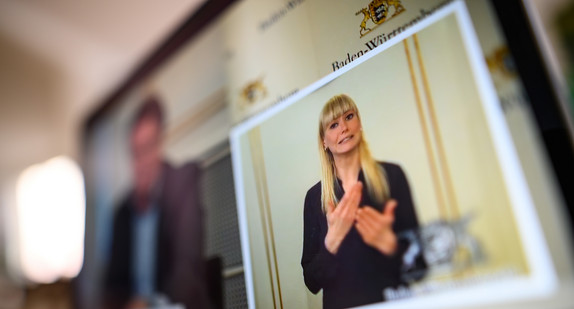Gebärdensprachdolmetscherin Franziska Paschek