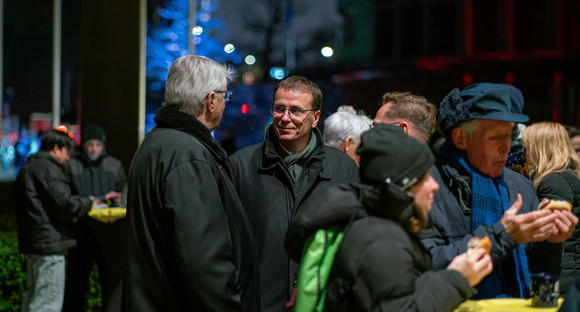 Übergabe der Gengenbacher Weihnachtstanne an die Landesvertretung, 25.11.2025