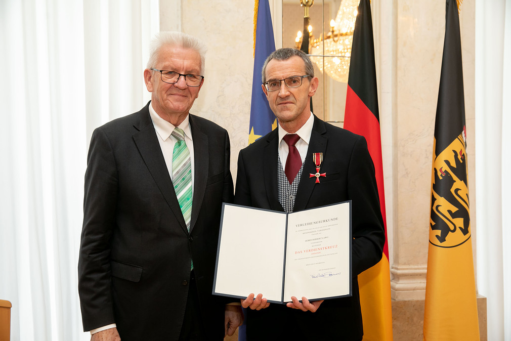 Ministerpräsident Winfried Kretschmann (l.) und Herbert Lawo (r.) (Bild: Staatsministerium Baden-Württemberg)