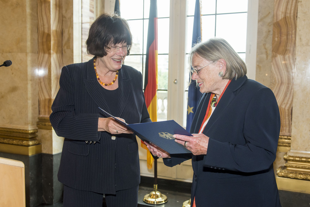 Staatsrätin Gisela Erler (l.) und Ottilie Vielsäcker (r.)