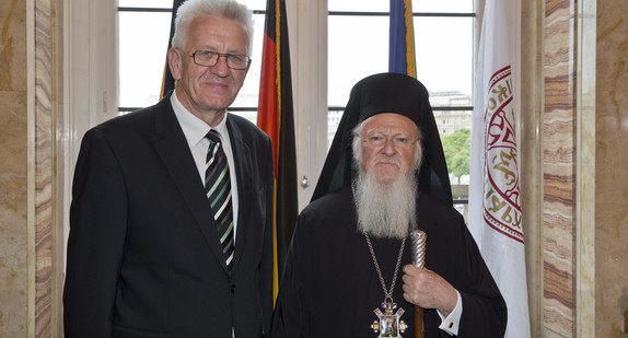 Ministerpräsident Winfried Kretschmann (l.) und Patriarch Bartholomaios (r.)