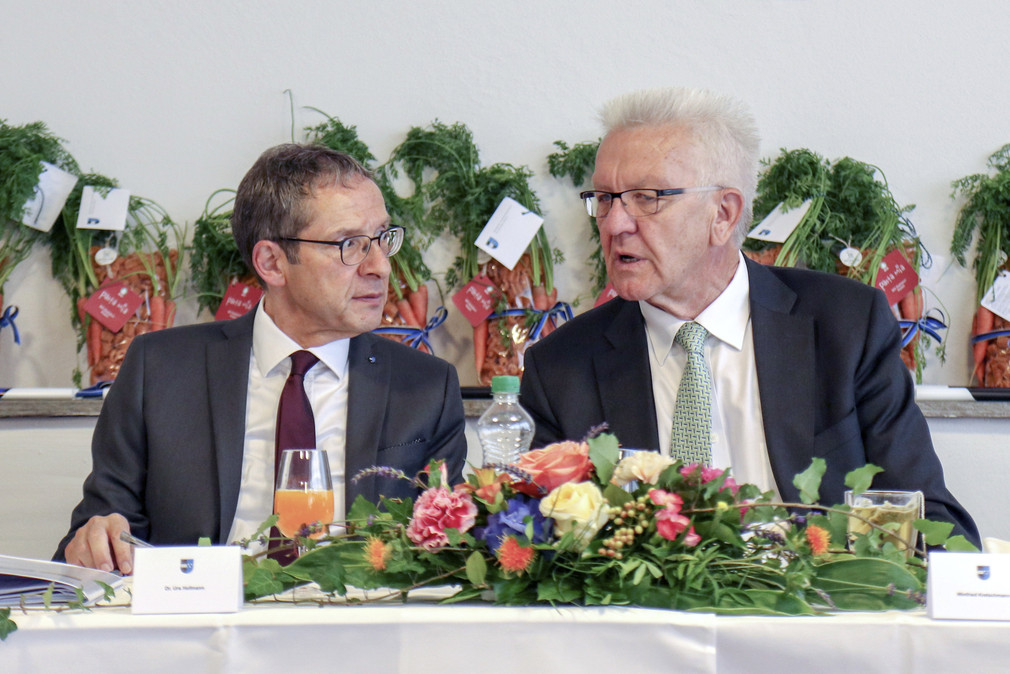 Ministerpräsident Winfried Kretschmann (r.) und Landstatthalter Dr. Urs Hoffmann (l.) im Kanton Aargau