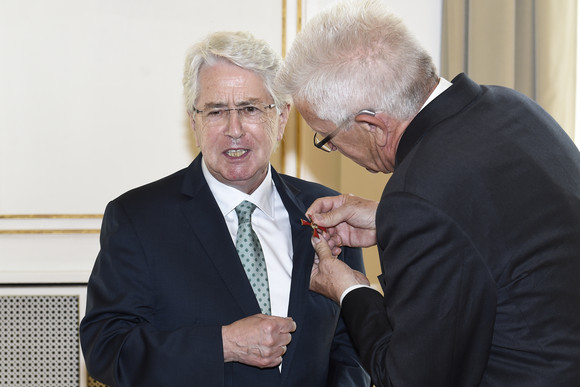 Ministerpräsident Winfried Kretschmann (r.) und Frank Elstner (l.)