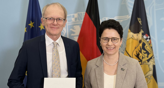 Präsident des Landgerichts Rottweil Dr. Dietmar Foth (links) und Jusitzministerin Marion Gentges (rechts)