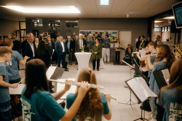 Empfang an der Wilhelm-Hauff-Realschule in Pfullingen durch die Bläserklasse