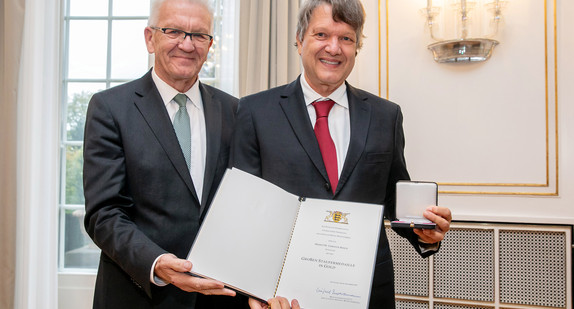 Ministerpräsident Winfried Kretschmann (l.) und Dr. Christof Bosch (r.) (Bild: Staatsministerium Baden-Württemberg)