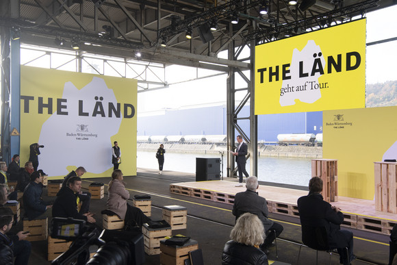 Pressekonferenz im Hafen Stuttgart