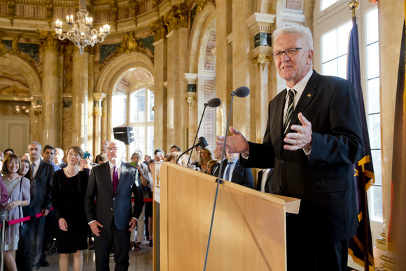 Stuttgart, Neues Schloss: Ministerpräsident Winfried Kretschmann (r.)