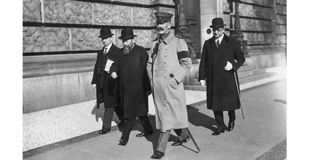 Prinz Max von Baden mit Vizekanzler Payer, nach 3.10.1918 © Bundesarchiv