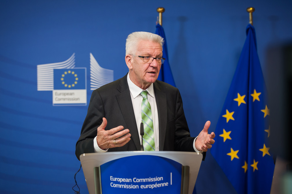 Ministerpräsident Winfried Kretschmann bei einem Pressestatement (Foto: Vertretung des Landes Baden-Württemberg bei der Europäischen Union/FKPH)