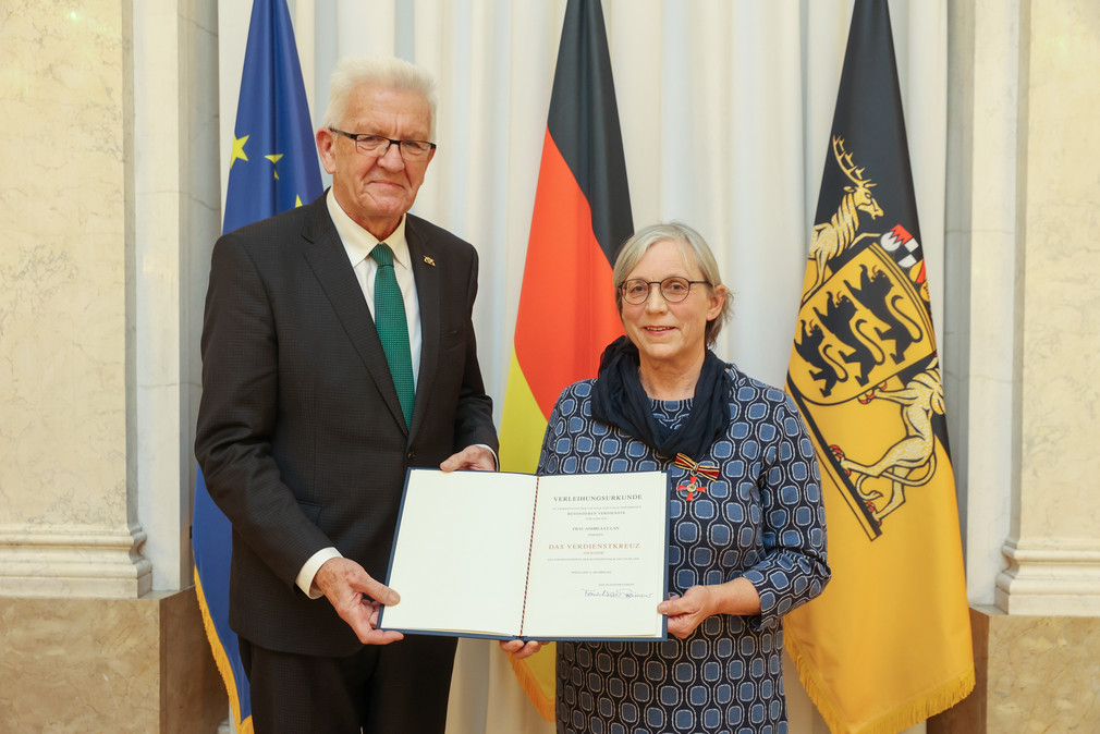 Ministerpräsident Winfried Kretschmann (l.) und Andrea Le Lan (r.)