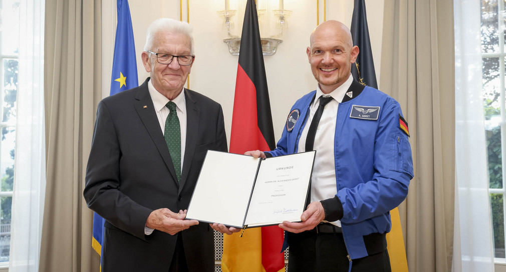 Ministerpräsident Winfried Kretschmann (links) und Dr. Alexander Gerst (rechts)