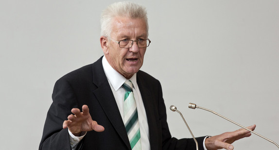 Ministerpräsident Winfried Kretschmann bei seinem Vortrag bei der Kooperationstagung „Freiheit von | für | mit Religion?“ am 18. Oktober 2013 in Stuttgart-Hohenheim