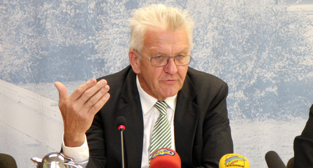 Ministerpräsident Winfried Kretschmann am Dienstag (20.09.2011) bei der Regierungspressekonferenz im Landtag in Stuttgart