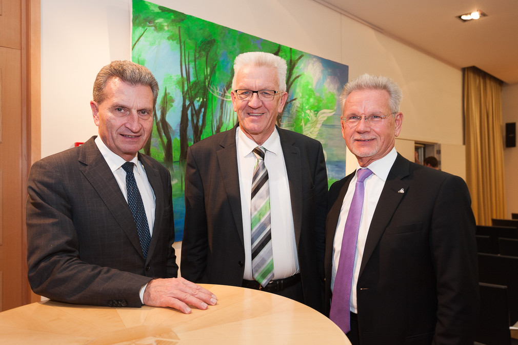 v.l.n.r.: EU-Kommissar Günther Oettinger, Ministerpräsident Winfried Kretschmann und Dr. Manfred Wittenstein (Foto: Staatsministerium/Eric Berghen)