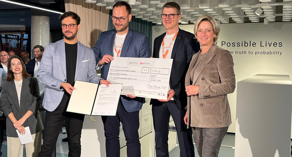 Bescheidübergabe Reallabor für physische KI am IPAI CAMPUS