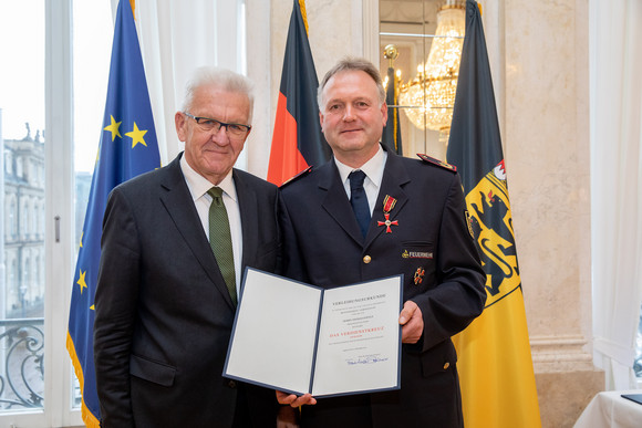 Ministerpräsident Winfried Kretschmann (l.) und Thomas Häfele (r.) (Bild: Staatsministerium Baden-Württemberg)