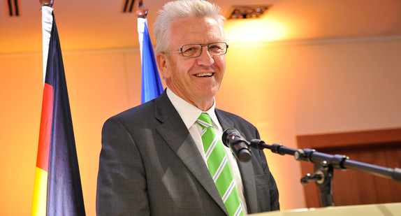 Ministerpräsident Winfried Kretschmann bei seiner Rede zur Eröffnung des Sommerfestes der Landesvertretung in Brüssel
